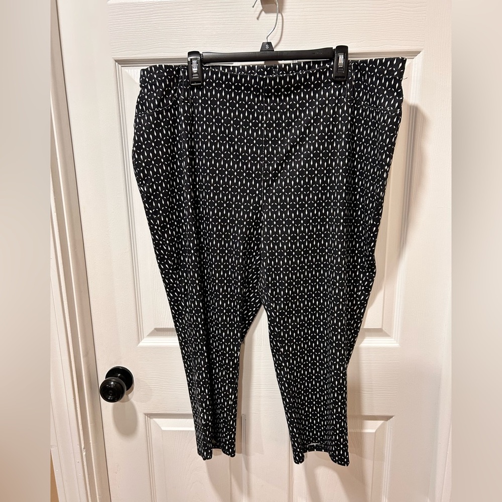 Faded Glory Black and White Geometric Pants